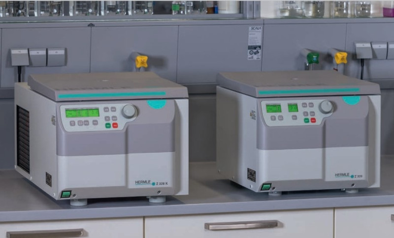 Máy ly tâm đa năng  Rotor 12 ống 15ml 18.000 vòng/phút HERMLE Z 326 