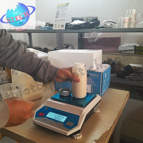 Máy ly tâm 4 ống 500 ml 8.000 vòng/phút HERMLE Z 446  