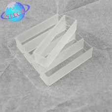 Cuvét thủy tinh dùng trong phòng thí nghiệm