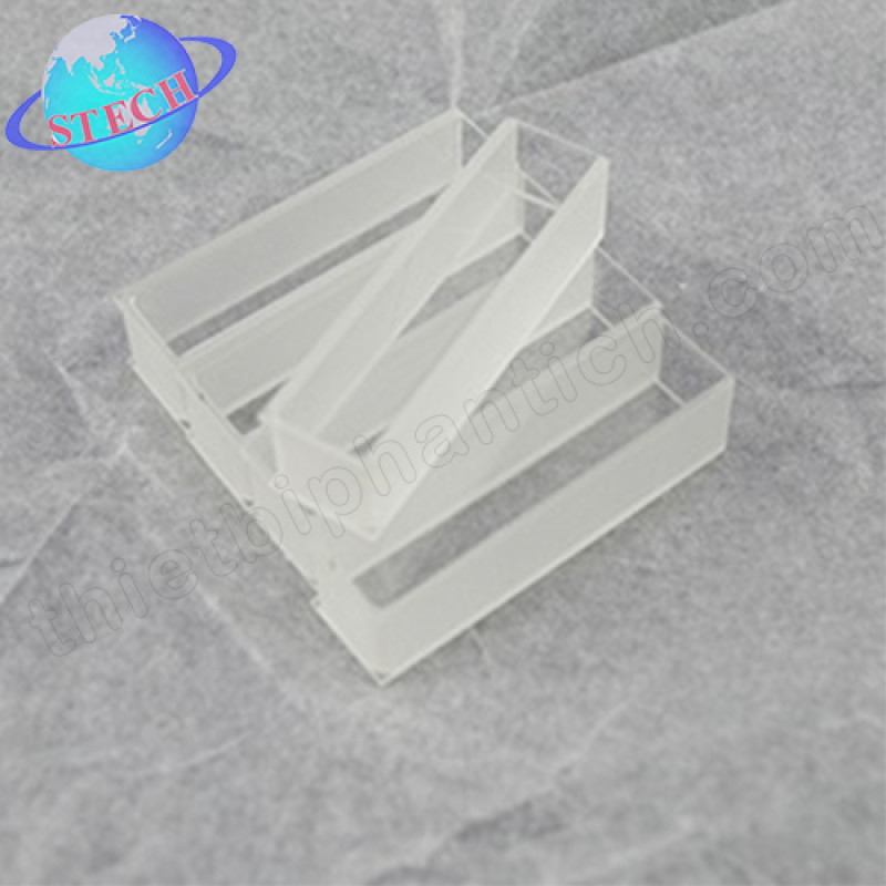 Cuvét thủy tinh dùng trong phòng thí nghiệm