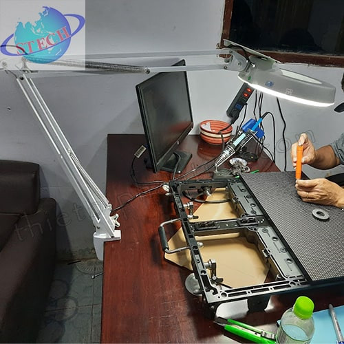 Kính lúp kẹp bàn, thân gập, gương tròn LT-86A 8X Huỳnh quang